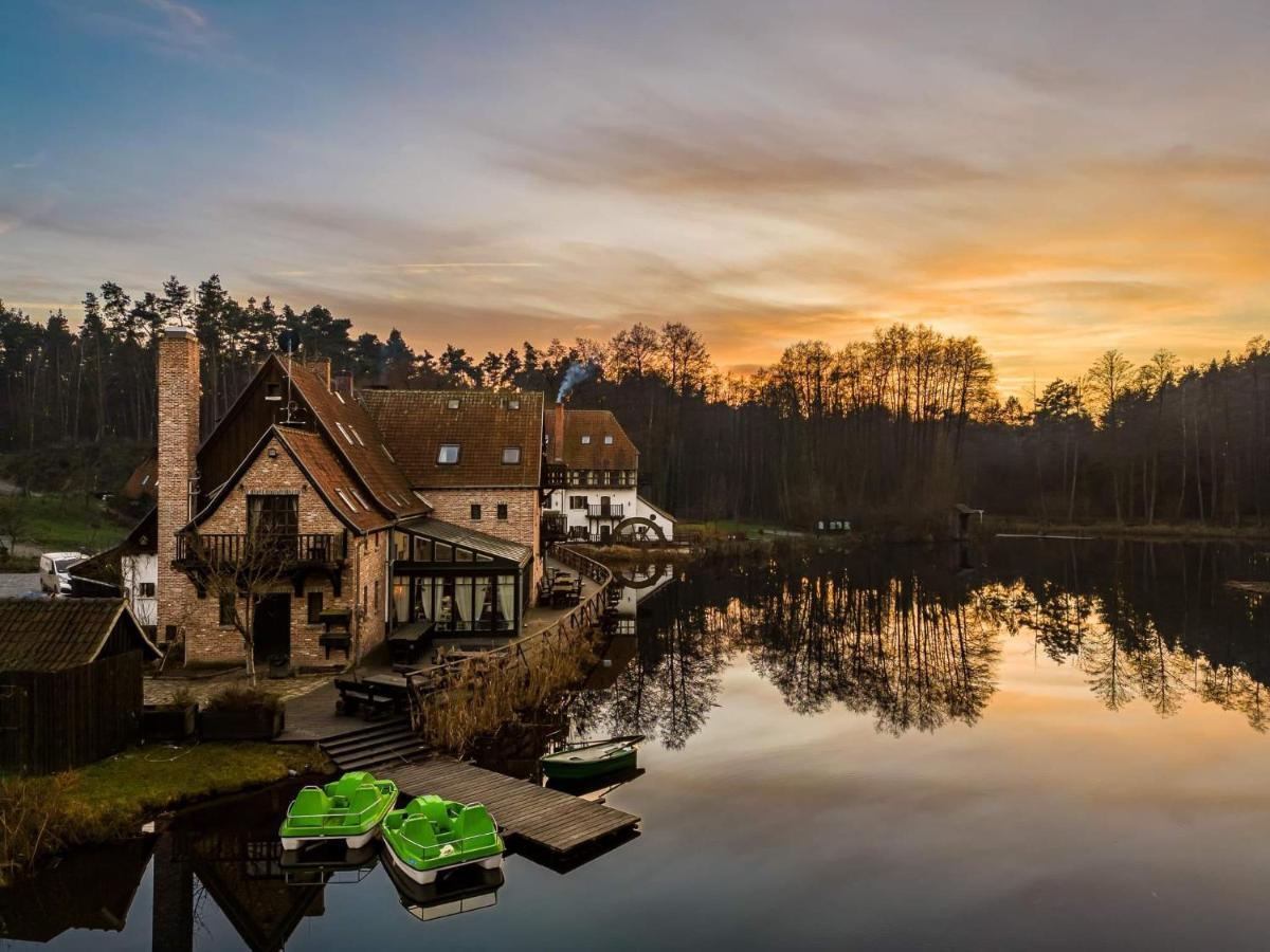 Gosciniec Pod Zajacem Bed & Breakfast Oleśnica Dış mekan fotoğraf