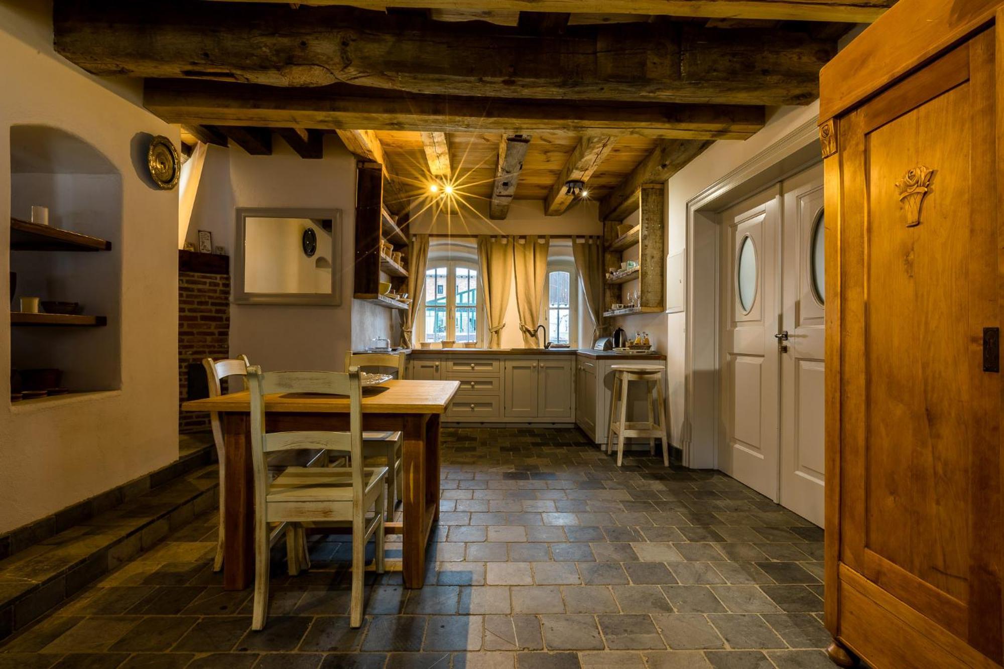 Gosciniec Pod Zajacem Bed & Breakfast Oleśnica Dış mekan fotoğraf