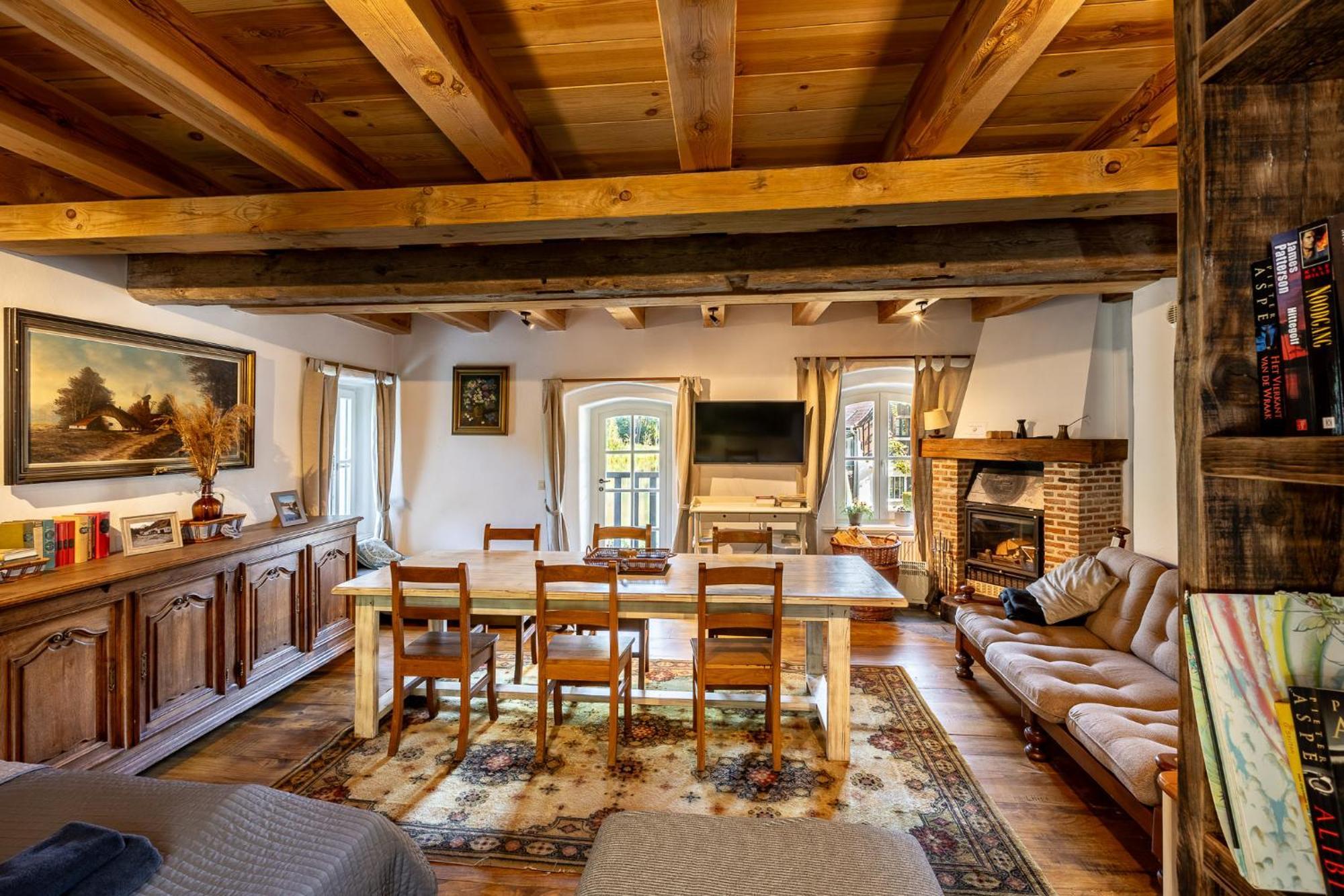 Gosciniec Pod Zajacem Bed & Breakfast Oleśnica Dış mekan fotoğraf