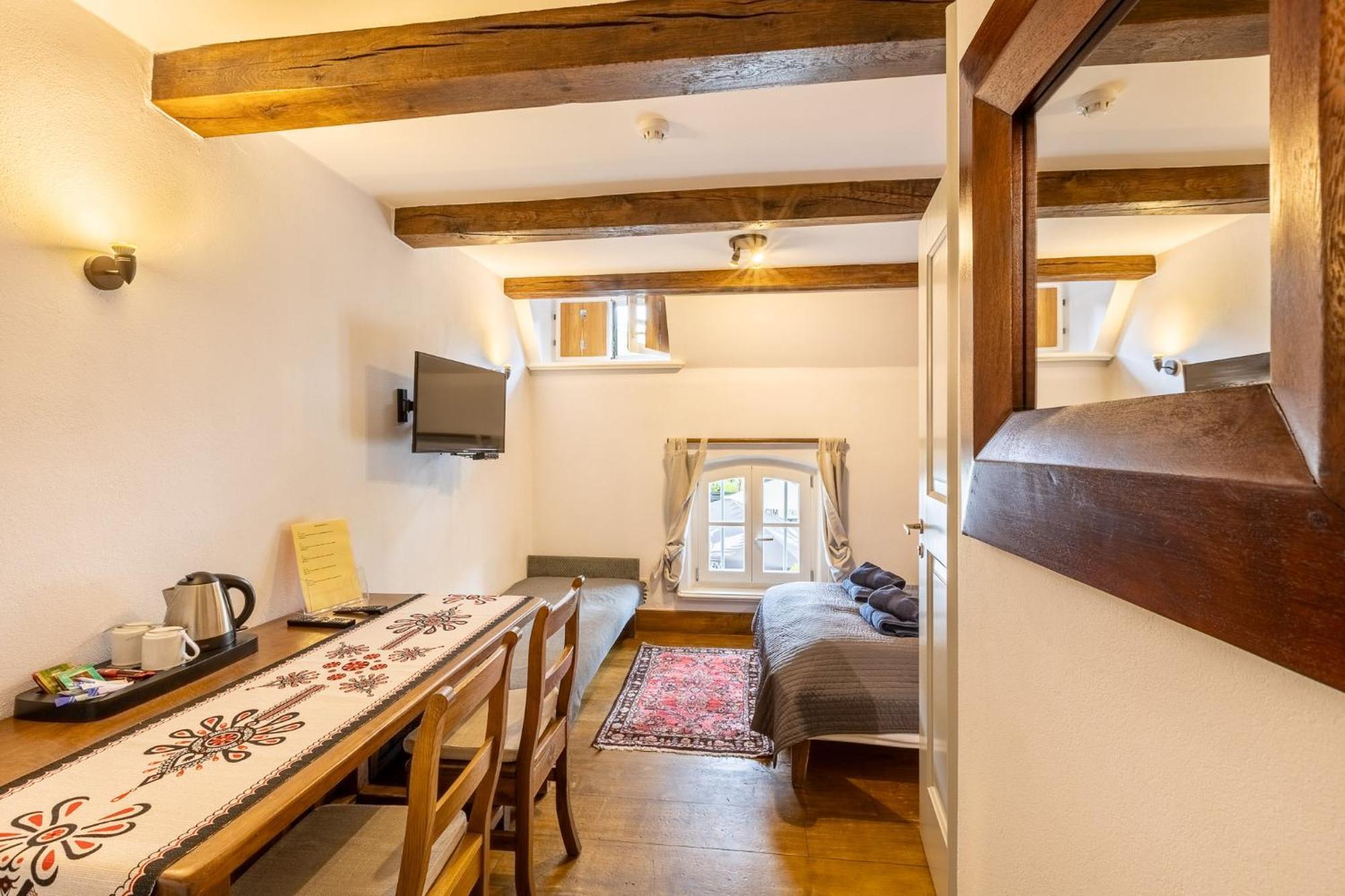 Gosciniec Pod Zajacem Bed & Breakfast Oleśnica Dış mekan fotoğraf